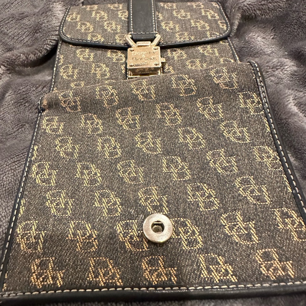 EUC Dooney and Bourke denim wallet with lock - Picture 4 of 8